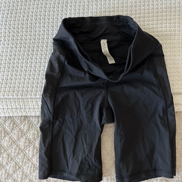 Lulu lemon Shorts - Picture 2 of 4